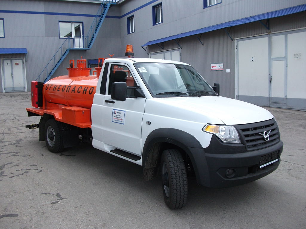Топливозаправщик УАЗ 236022 на базе УАЗ Профи (1500 л.)