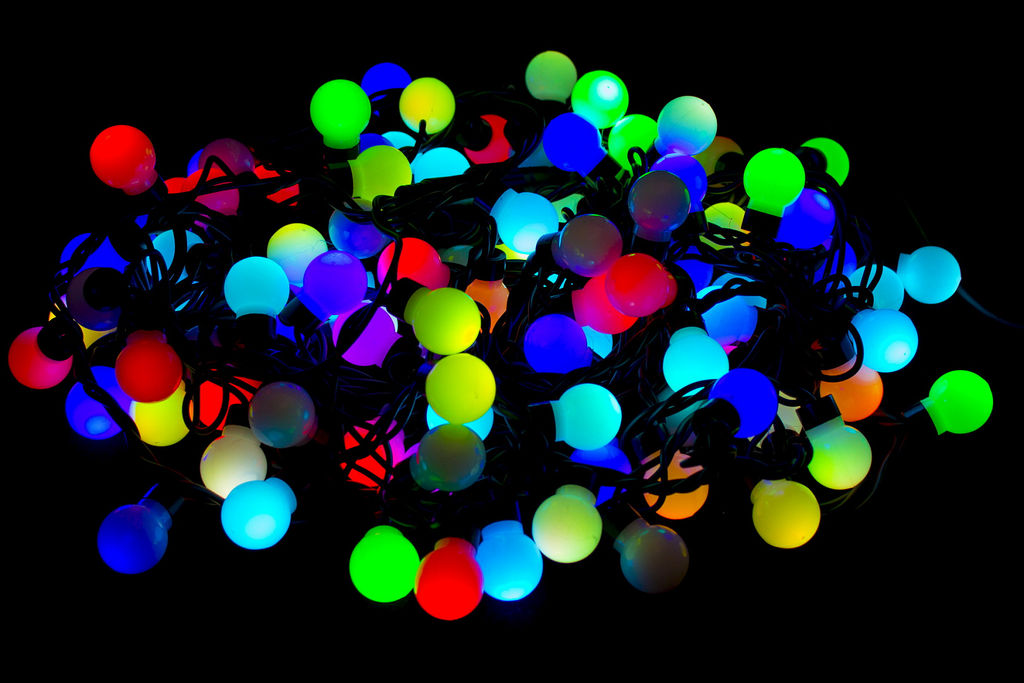 Гирлянда "Нить-шарики", 3 см, RGB, 100 LED, 10 м, каучуковый провод стыкуется, разноцветная